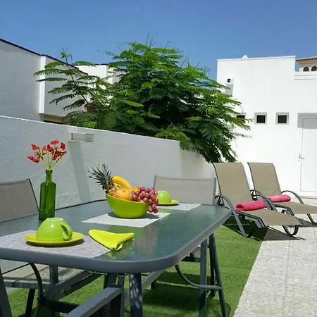 100 Metri Dal Mare Apartment La Oliva